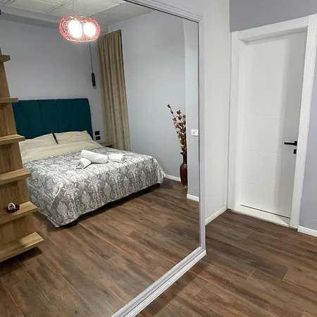 3 New In The Center Apartment *