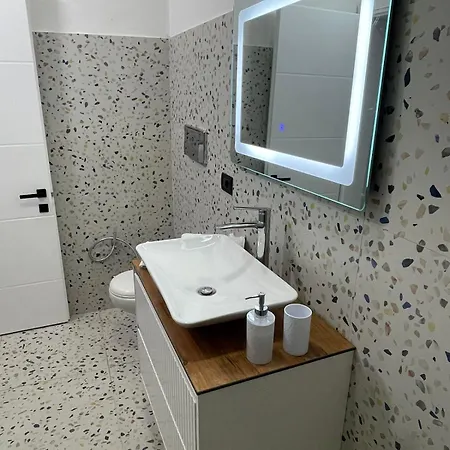 Apartment 3 New In The Center *