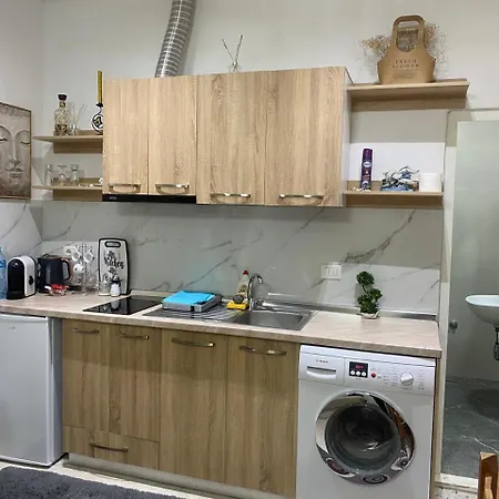 3 New In The Center Apartment