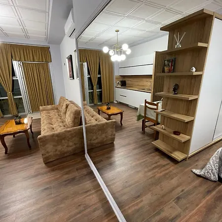 3 New In The Center Appartement Durrës