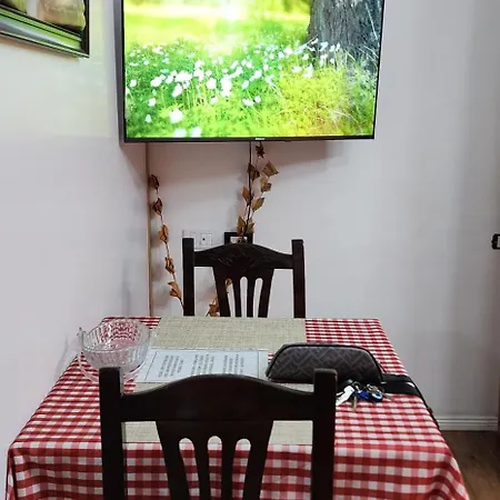 3 New In The Center Apartment